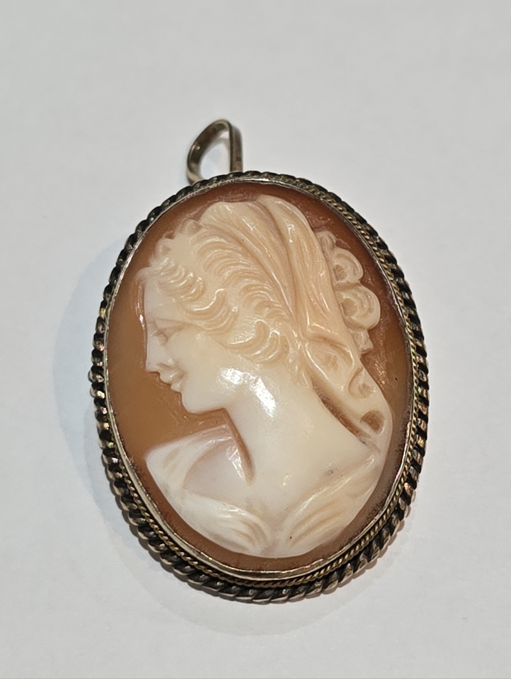 Vintage HAND CARVED CAMEO Pendant/ Brooch 925 Sterling Silver